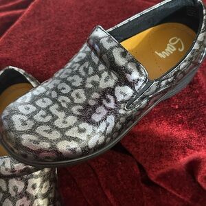 Savvy Silver Swirl Clogs Professional Work Shoes